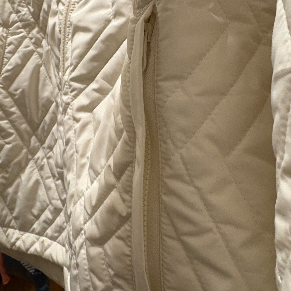 Quilted White Jacket - Picture 7 of 10